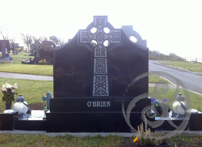 Black Granite w/ Celtic Cross 048